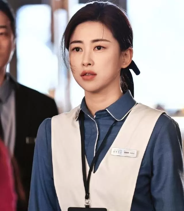 朱珠新剧《蜜语纪》开播，许蜜语遭背叛净身出户引观众共情 | 资讯配图