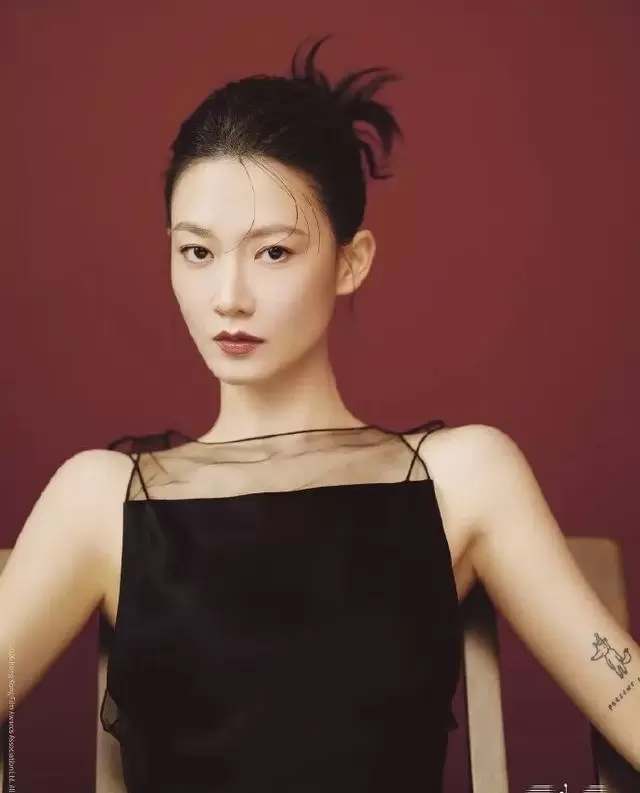 梁家辉第五次摘得金像奖影帝，廖子妤凭《像我这样的爱情》首封影后 | 资讯配图