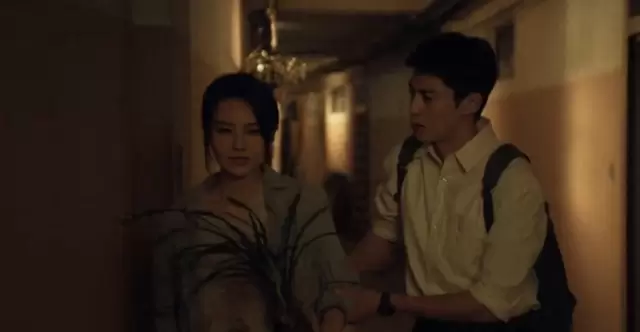 《黑夜告白》乔素清角色疑云：同居老人死亡细节引观众重审剧情逻辑 | 情报图