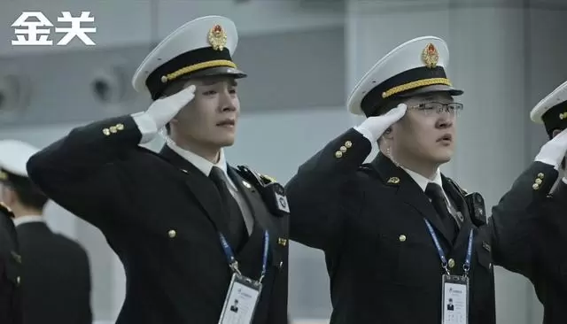 《方圆八百米》居热播悬疑剧第五，《危险关系》位列第二 | 资讯配图