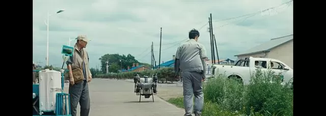 范伟史鹏源主演微电影《老范的心事》上线，取景齐齐哈尔北纬47°黑土地 | 资讯配图