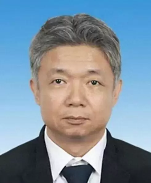 扈强出任北京电影学院校长,曾饰演《使命》马仔“偏头” | 情报图 扈强出任北京电影学院校长,曾饰演《使命》马仔“偏头” | 情报图