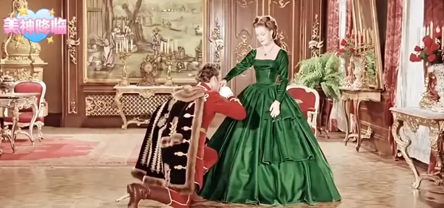 《美女与野兽》黄裙成影史标志性戏服，《茜茜公主》白裙等七套经典亮相 | 情报图