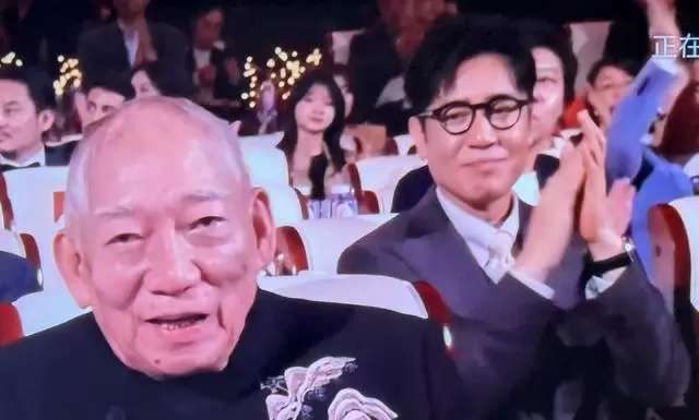 袁和平获北京国际电影节终身成就奖 | 现场图