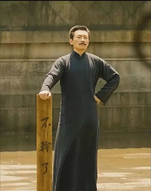 曹磊演鲁迅爆热搜后接演河童房东，三重角色反差引观众震惊 | 情报图