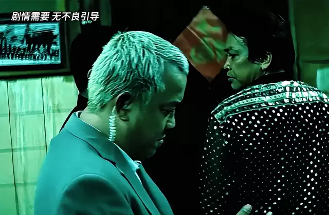 刘德华饰演角色被揭警局卧底身份引发剧情反转 | 资讯配图